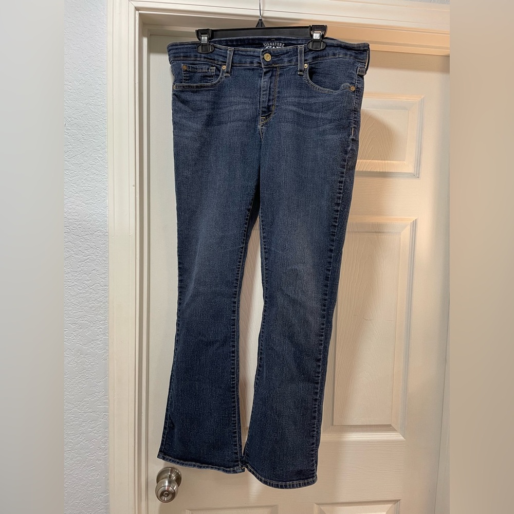 Size 18  34X32” Women’s Signature Levi’s Jeans